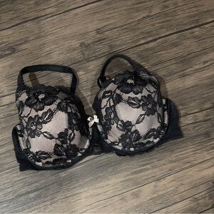Victoria’s Secret 38DD black floral lace underwire padded adjustable straps